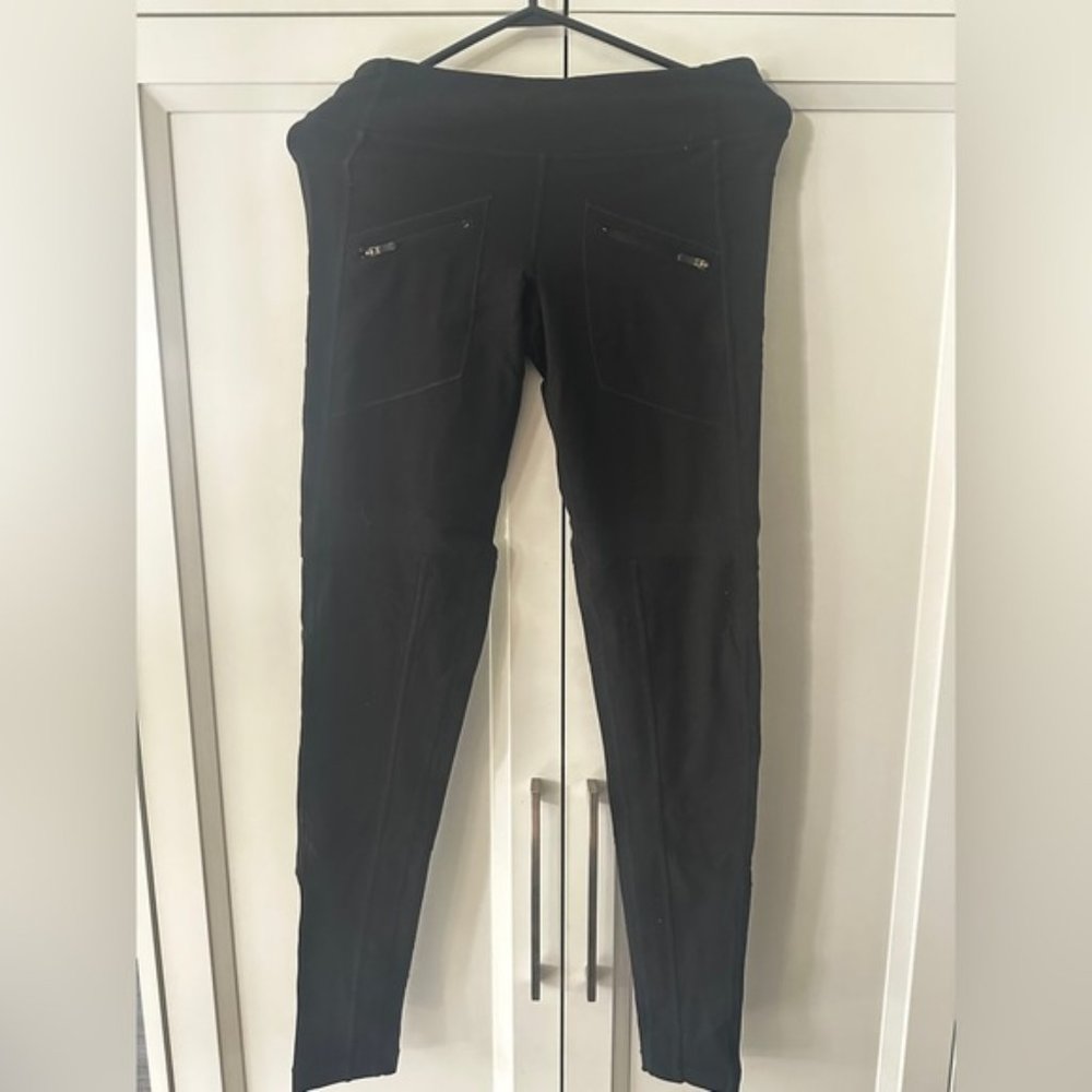Lululemon leggings with zipper pockets